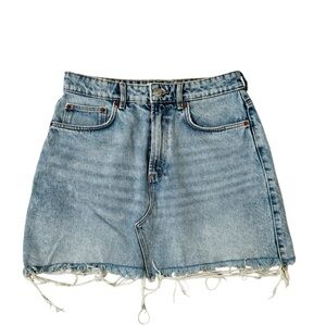 Zara Denim Mini Skirt Light Wash Blue Distressed Size M High Waist Frayed Hem